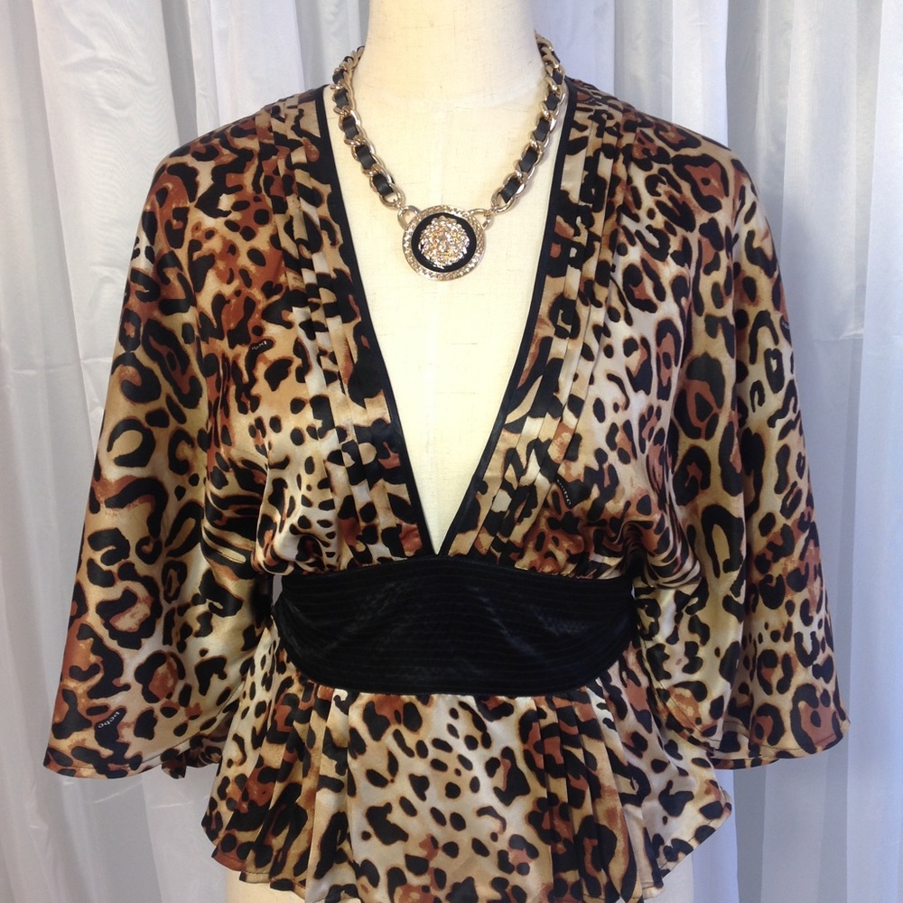 Bebe leopard print kimono top
